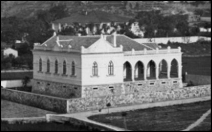 Picture of old Lodge building